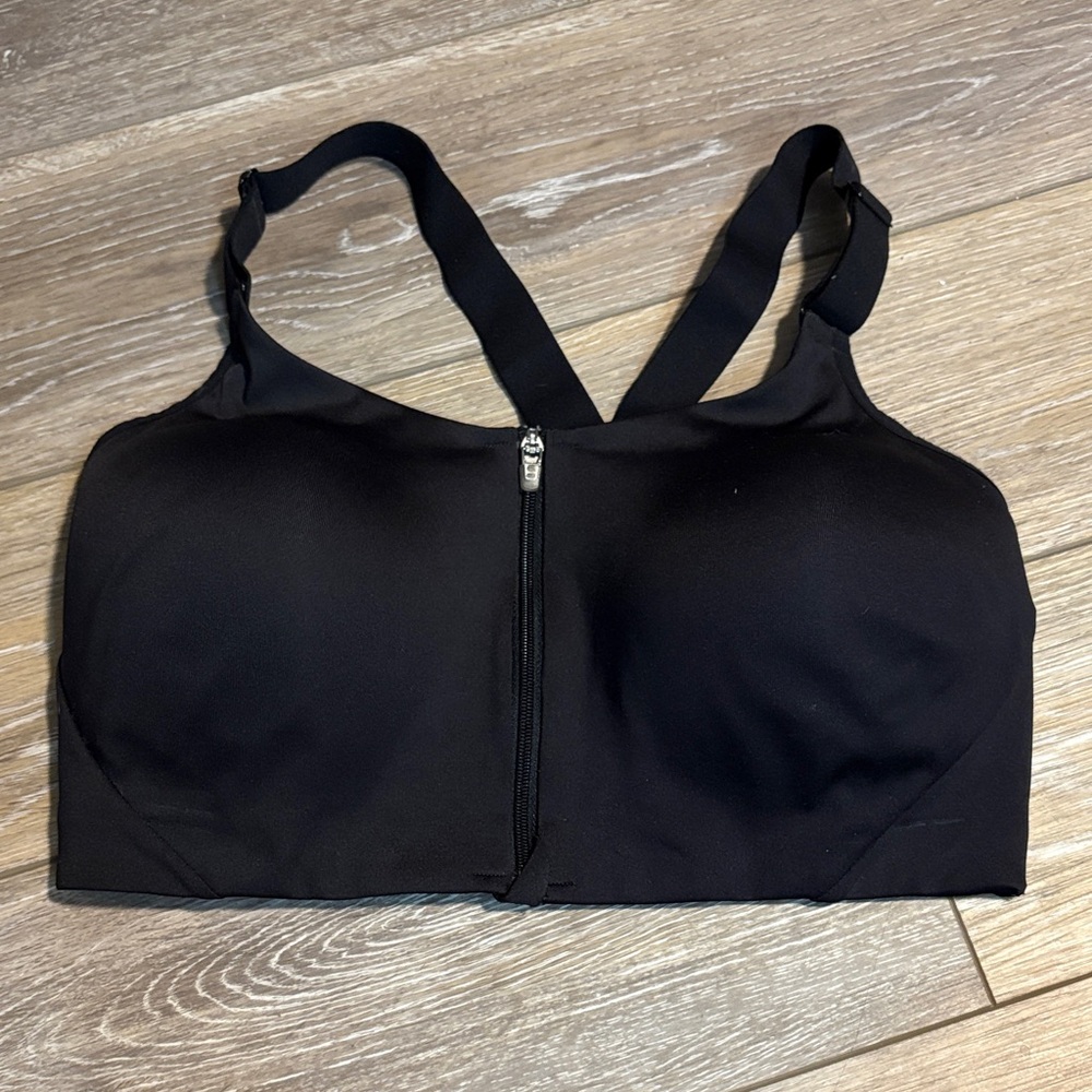 Black Zipper Front Women's Sports Bra EUC
